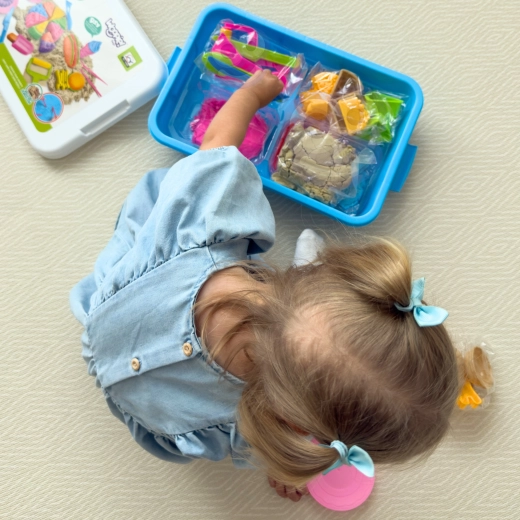 Praktický kufrík a stolík v jednom