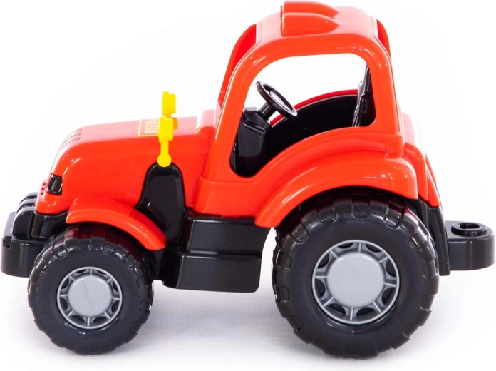 Kompaktný traktor do malých rúk
