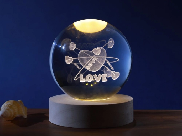 Krištáľová lampa guľa Love 8 cm, 1,5 W