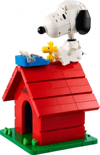 Polohovateľný Snoopy a viac scén na vystavenie