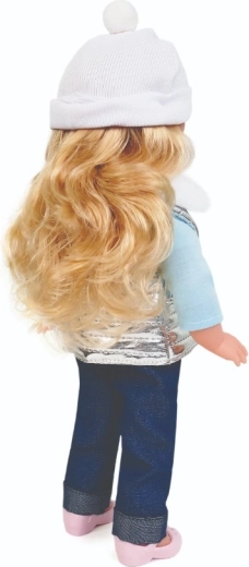 Štýlový zimný outfit so striebornou vestou