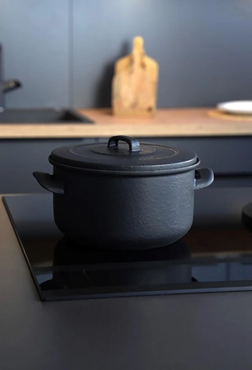 Kompatibilný s indukciou aj všetkými sporákmi