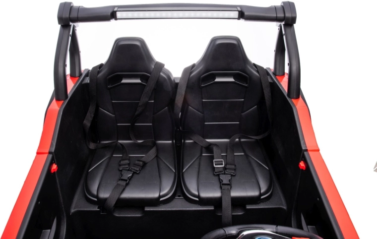 Dve sedadlá s pásmi pre bezpečnú jazdu v dvojici