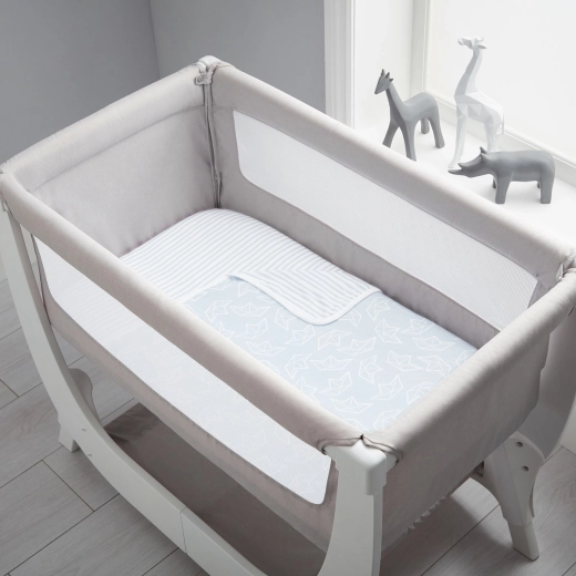 Navrhnuté pre postieľku Shnuggle Air