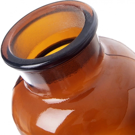 Široké hrdlo pre jednoduché plnenie