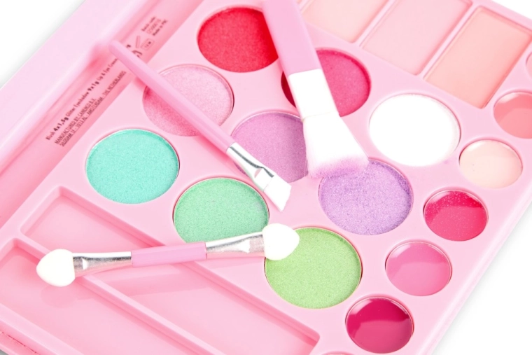 Farebné paletky pre kreatívne líčenie