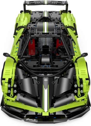 Impozantný model v mierke 1:8