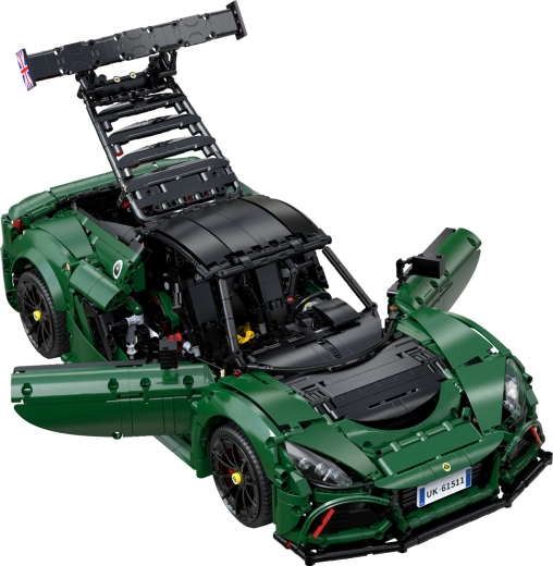 Otvoriteľné panely a detailný interiér