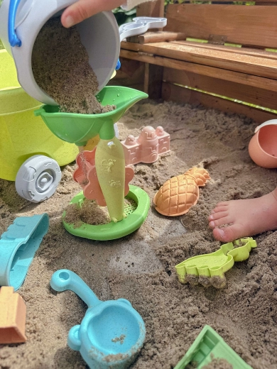 Mlynček so sitom na vodu aj piesok