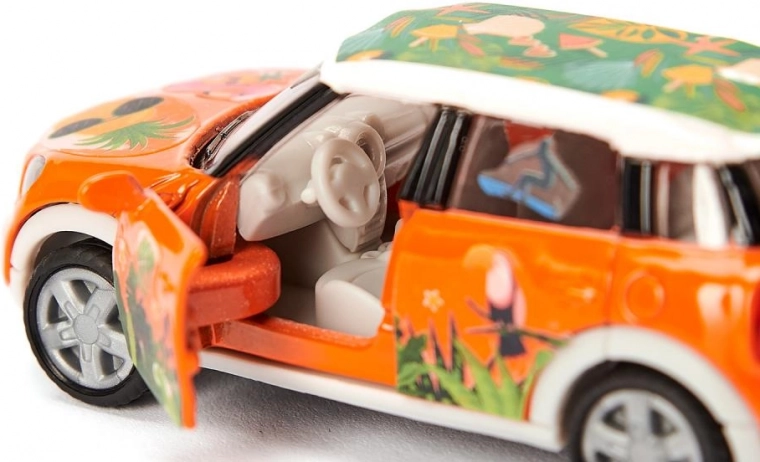 Kovová karoséria a otváracie dvere