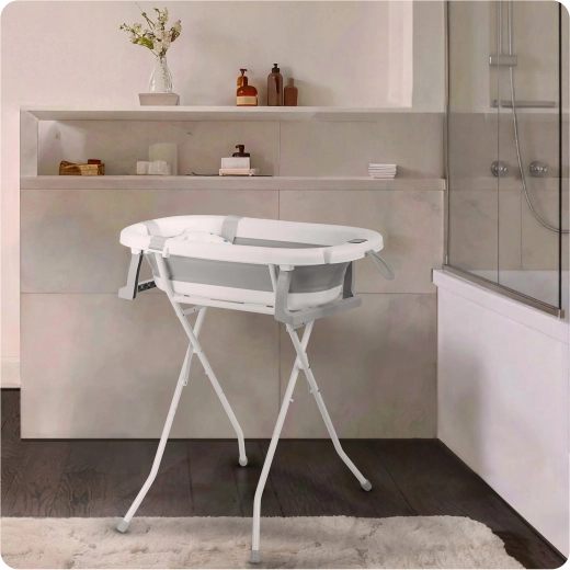 Skladací stojan pre pohodlnú výšku a stabilitu