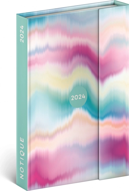 Týždenný magnetický diár 2024 batika, 11 × 16 cm