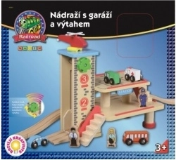 Drevená stanica s garážou a výťahom MAXIM