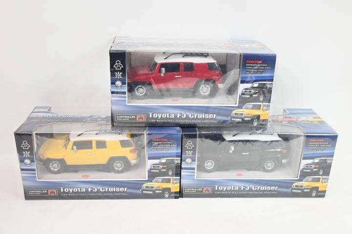 Diaľkovo ovládané auto Toyota FJ Cruiser 1:24