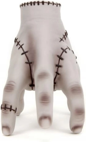 Ikonická ruka Thing zo seriálu WEDNESDAY