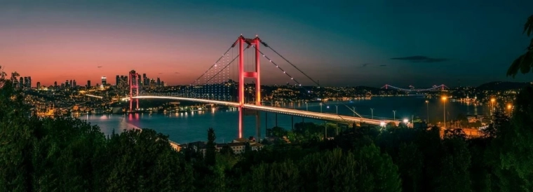 Panoramatické puzzle Nočný Istanbul 1000 dielkov