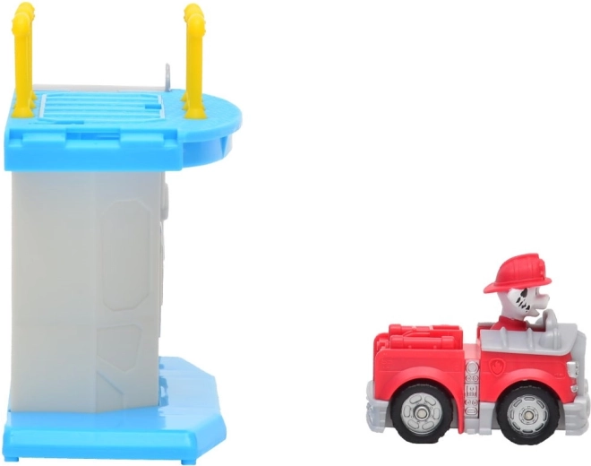 Marshallovo hasičské vozidlo pripravené na zásah