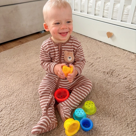 Stohovacie kelímky pre jemnú motoriku