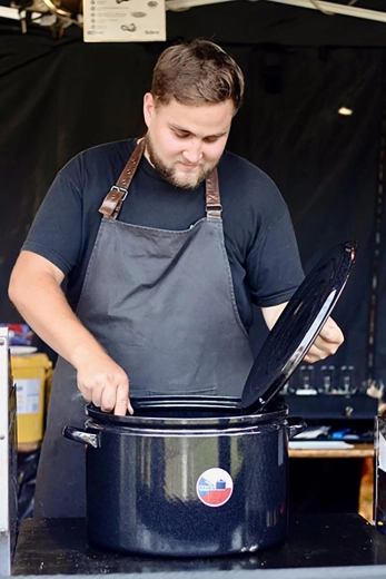 Veľký objem 30 litrov na rodinné varenie a zaváranie