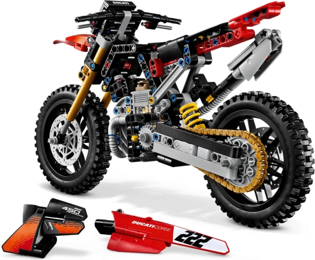 Autentický motokrosový vzhľad Ducati