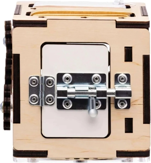 Dvierka so zástrčkou a pántmi