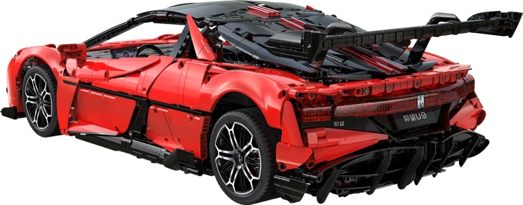 Realistický superšport v mierke 1:8