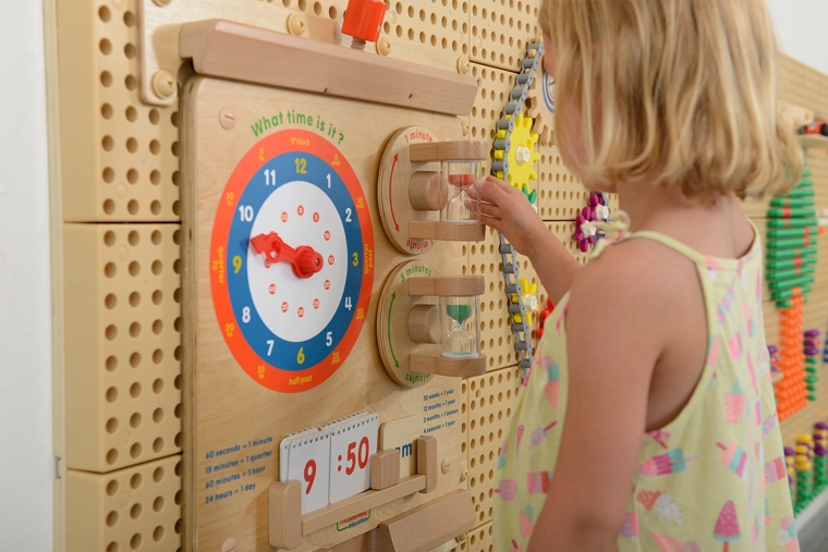 Montáž na stenu aj kompatibilita s Masterkidz Flex