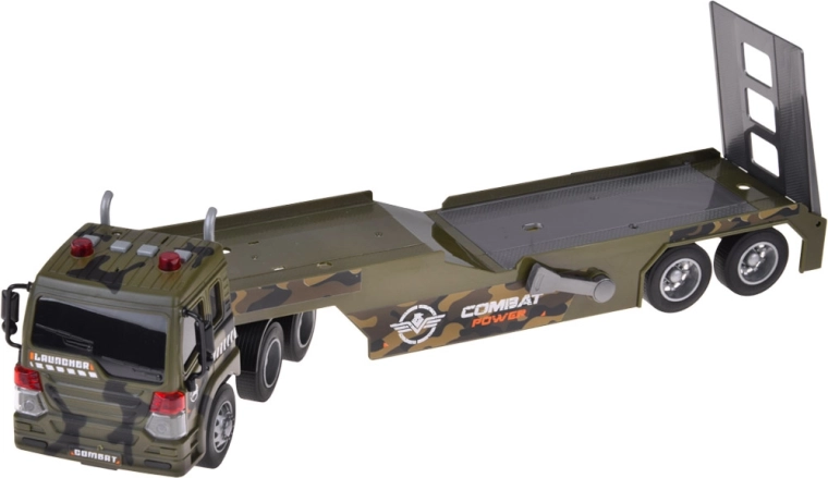 Transportný kamión s odpojiteľným návesom a rampou