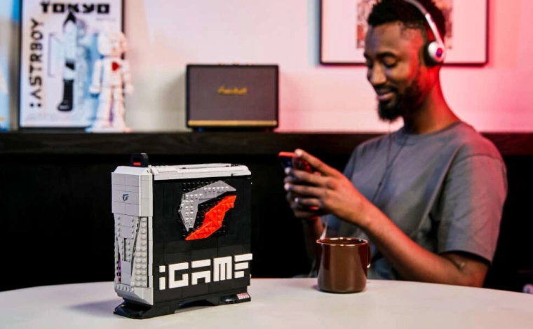 Štýlová vitrínová dekorácia pre herný setup