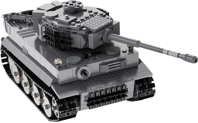 Realistický tank s otočnou vežou