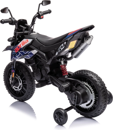 Silný pohon 2×35 W a zadné odpruženie