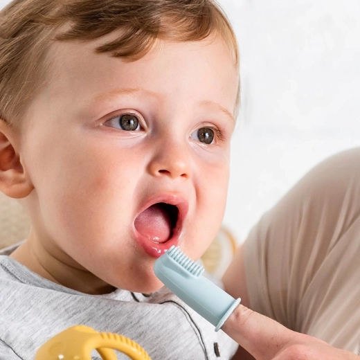 Jemné čistenie prvých zúbkov