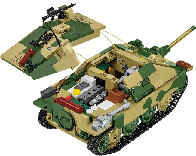 Detailný interiér s odnímateľným pancierom