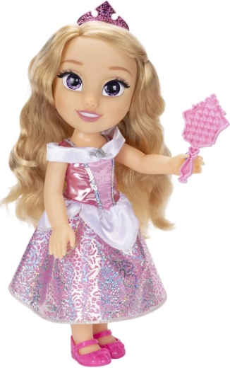 Kráľovský vzhľad s tiarou a trblietavými šatami