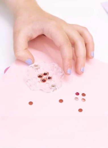 Presné dierovanie s magnetickou podložkou