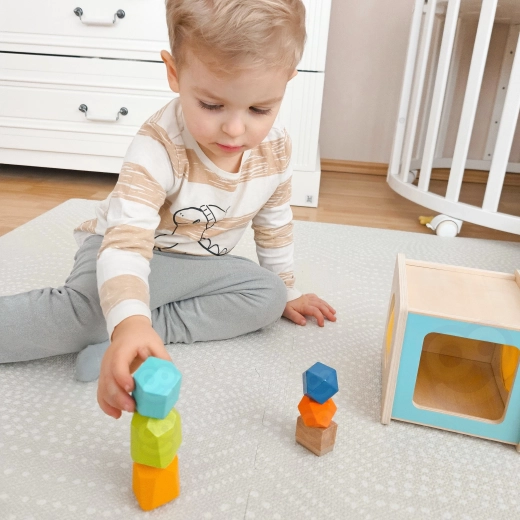 Stavanie veží a balančná zábava