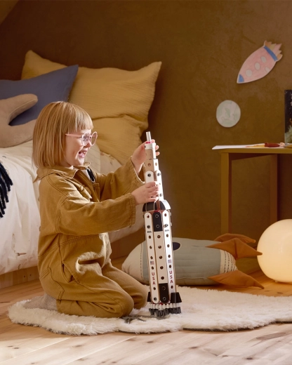 Ikonická raketa s výškou 60 cm