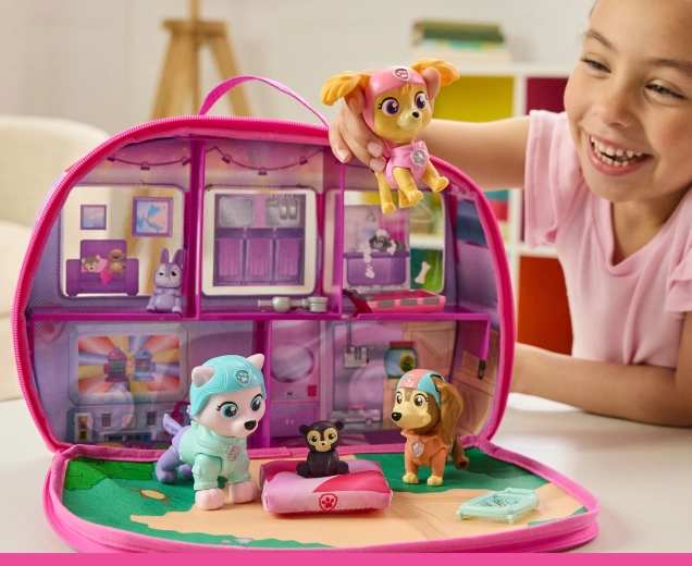 Figúrky hrdinov s kývajúcou sa hlavou