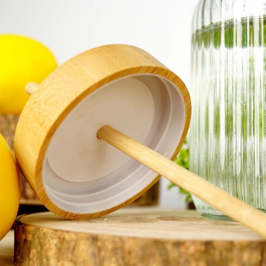 Ekologické viečko a slamka z bambusu