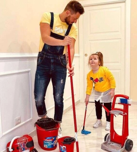 Vozík na kolieskach pre jednoduchý presun príslušenstva