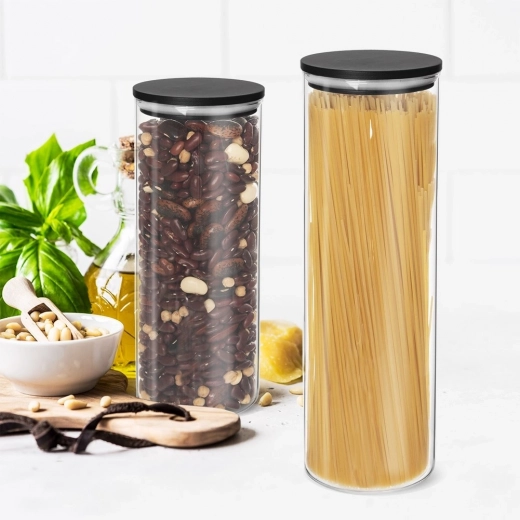 Štíhly tvar šetrí miesto v špajzi