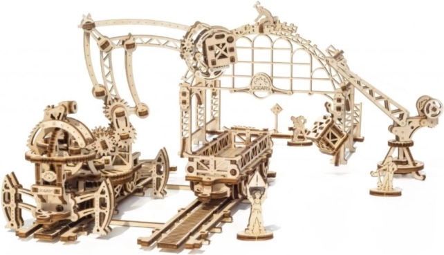 Ugears drevené mechanické puzzle Mechanical Town železničné prekladisko
