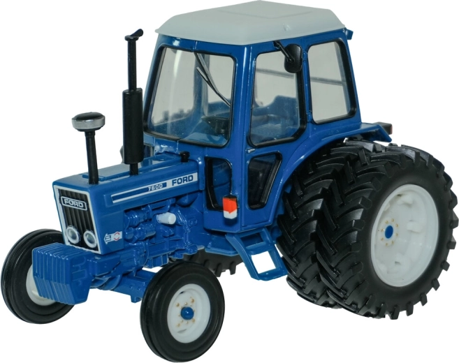 Realistické detaily traktora Ford 7600