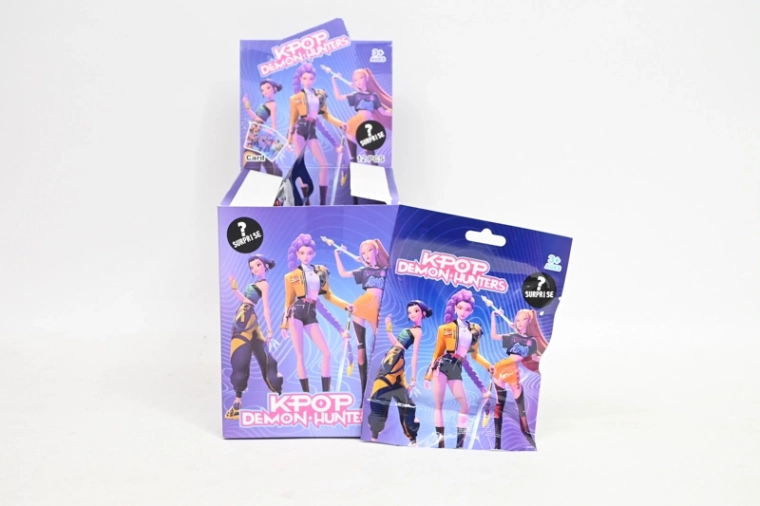 K-pop blind bag prívesok na kľúče KPop Demon Hunters (12 ks v displeji)