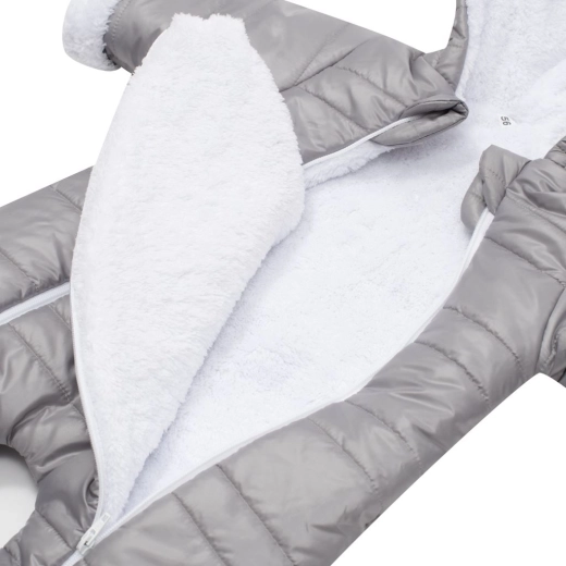 Dva zipsy pre rýchle obliekanie a prebaľovanie