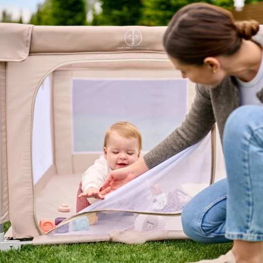 Dva zipsové vchody pre samostatný pohyb