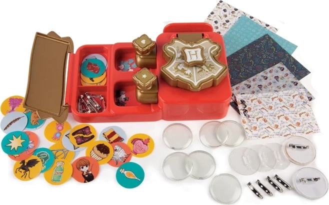 Kvalitné materiály pre odolné odznaky