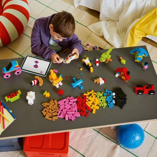 Aplikácia LEGO Builder s 3D zobrazením modelov