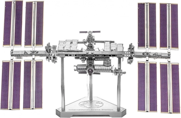 METAL EARTH 3D puzzle Medzinárodná vesmírna stanica (ICONX)