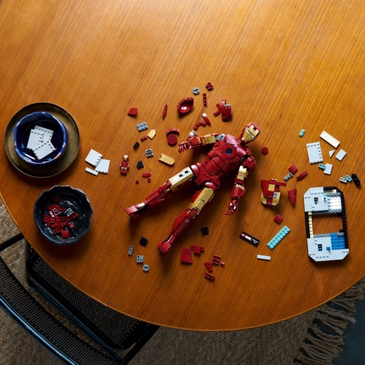 Polohovateľná zberateľská figúrka